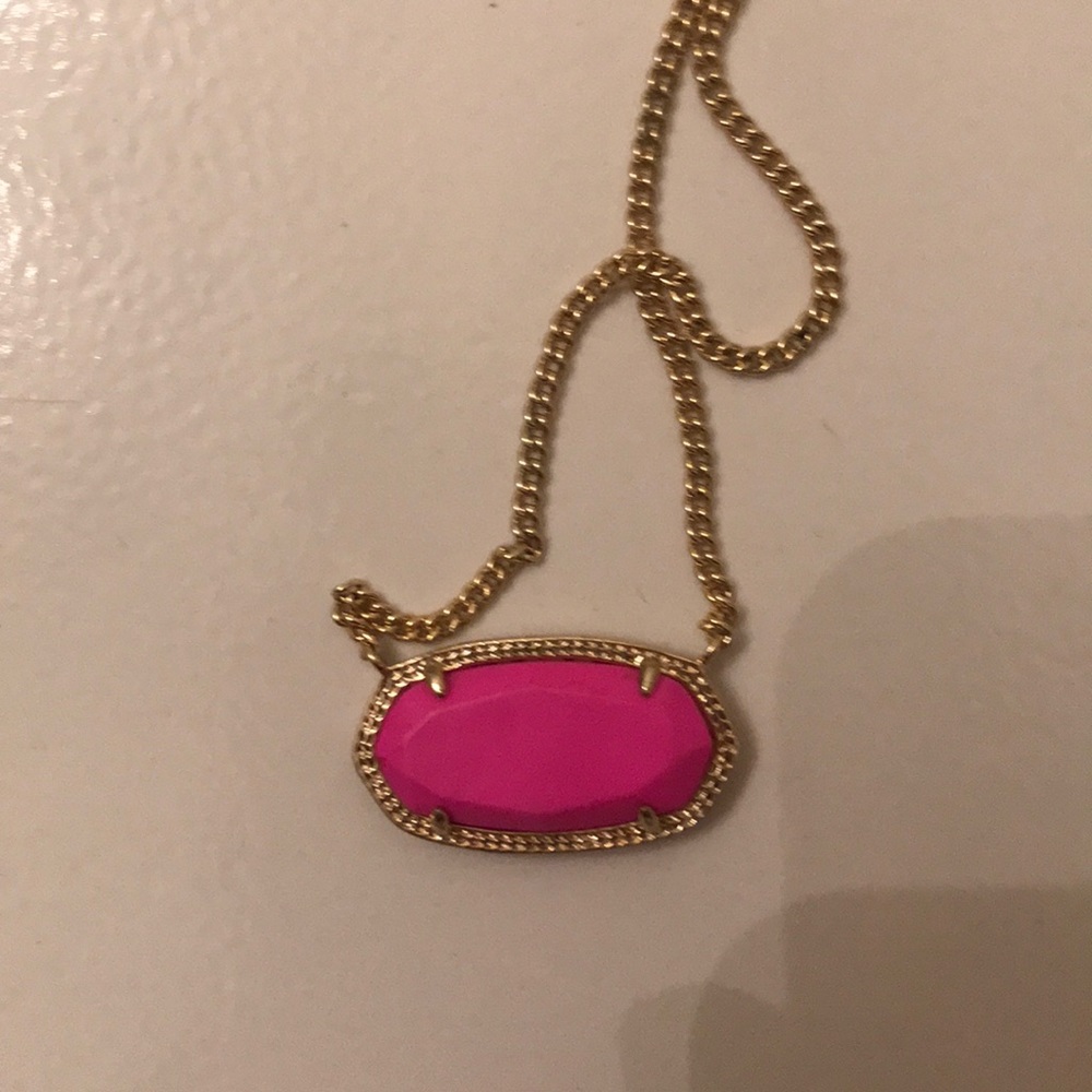 Kendra Scott necklace